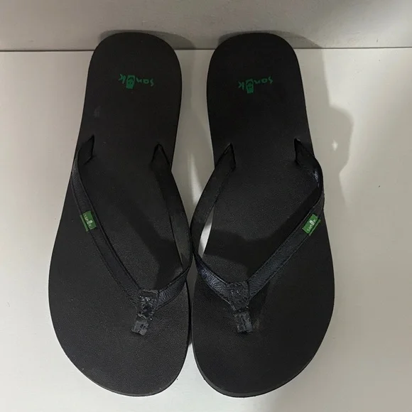 Sanuk Black Flip Flops - Picture 6 of 7